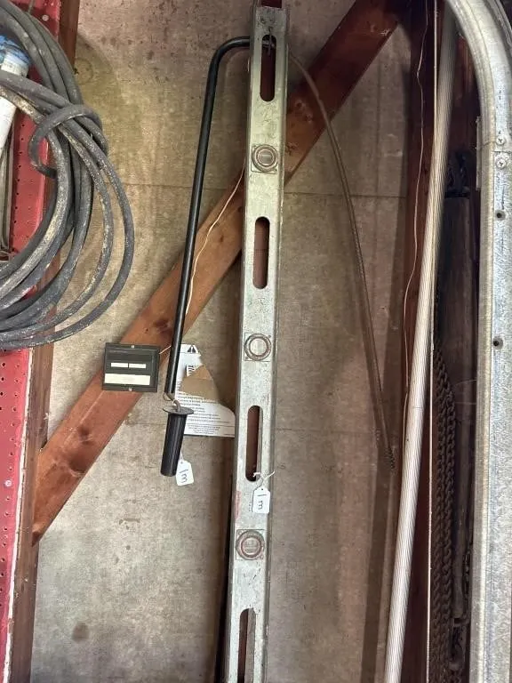 Snake for unclogging drains. 5 ft level