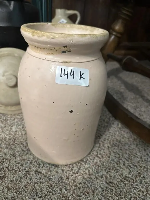 Crock. No lid 6x10