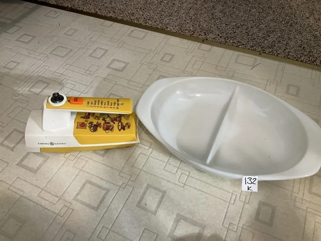 Pyrex divided dish 13x9. GE mixer
