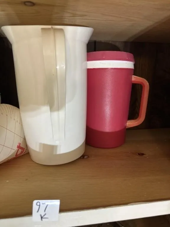 Lg cups w lids. Basket candle