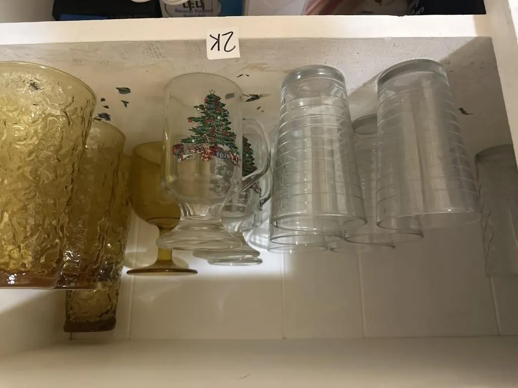 Misc glasses. Clear. Gold. Xmas