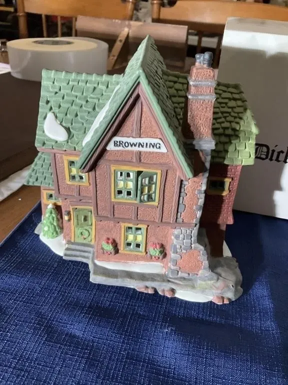6x7 Heritage Village Series. Dickens Village