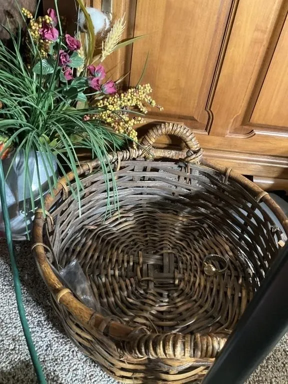 Basket 18 x7. Snake light. Florals. Yellow outfit