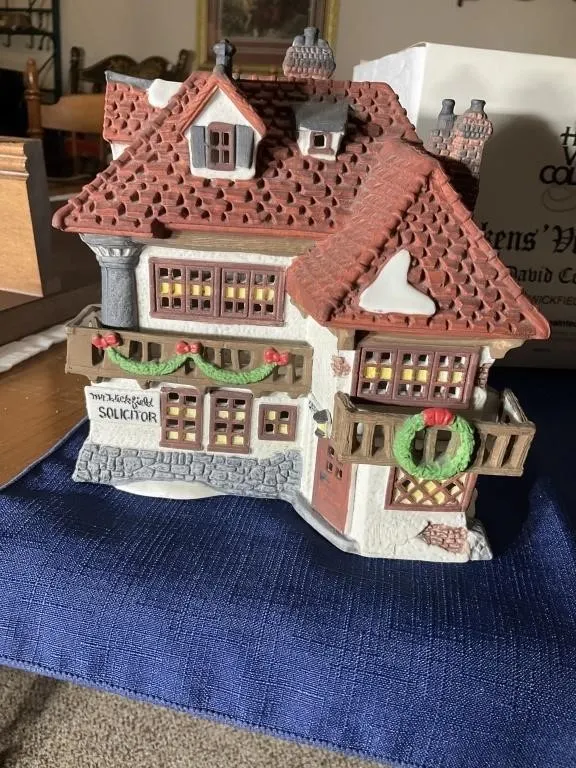 6x6 Heritage Village Series. Dickens Village