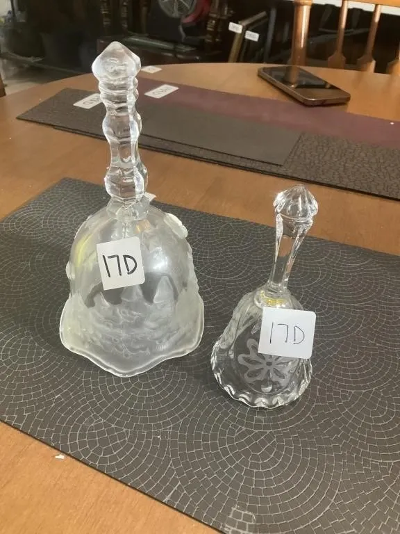 Two glass bells 7 and 4 in tall crystal Xmas