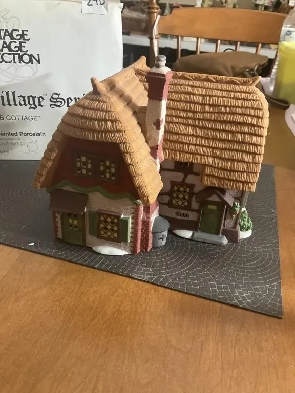 Heritage Village Collection. Dickens Village