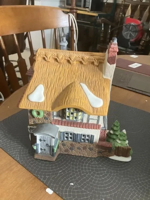 Heritage Village Collection. Dickens Village