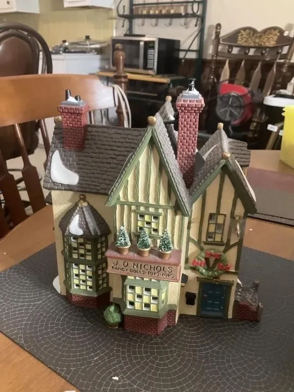 Heritage Village Collection. Dickens Village