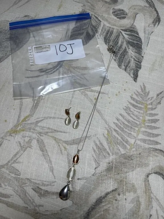 Brown and cream necklace with earrings