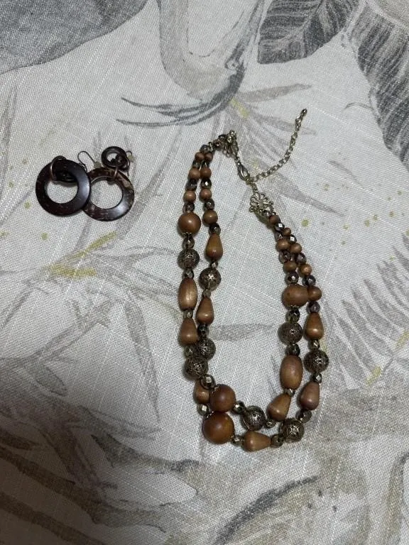 Brown Jewerly necklace and earrings