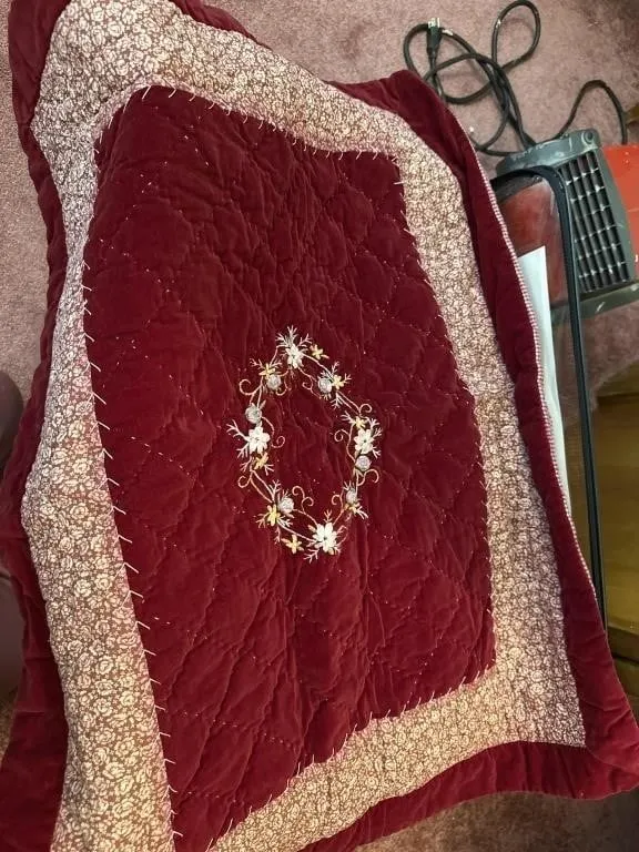 King Bedding set red velvet gingham and flowers.