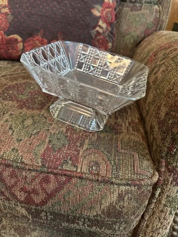Glass bowl 7x4 and blue bowl 2x4