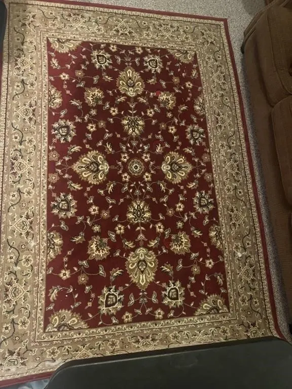Rug 5x7. Red and gold