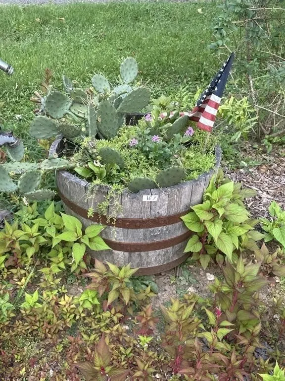Wooden whiskey barrel 27 in x 21 in t