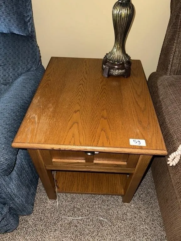 20x24x21 in end table with drawer matches 10g