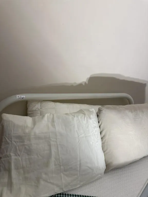 White metal full size bed with Big Ben mattress