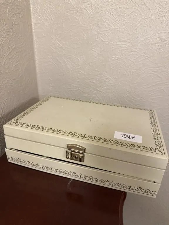 Jewerly box and contents 12x8x3.5