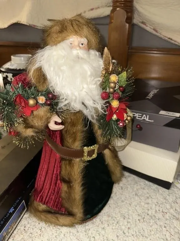 Santa 15 in approx