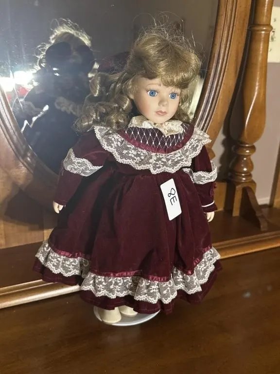 Geppedo Z1629. 16 in vintage porcelain doll