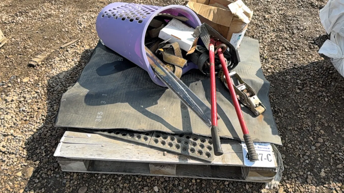 TIEDOWN STRAPS, 32" WIPER BLADE, WRENCH/BOLT CUTTER, FLOOR MATS