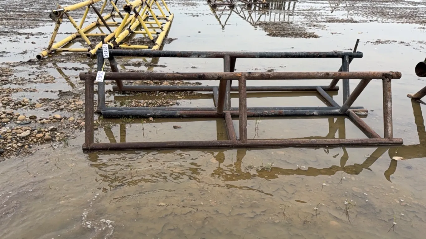 SET OF 10' (L) PIPE RACKS