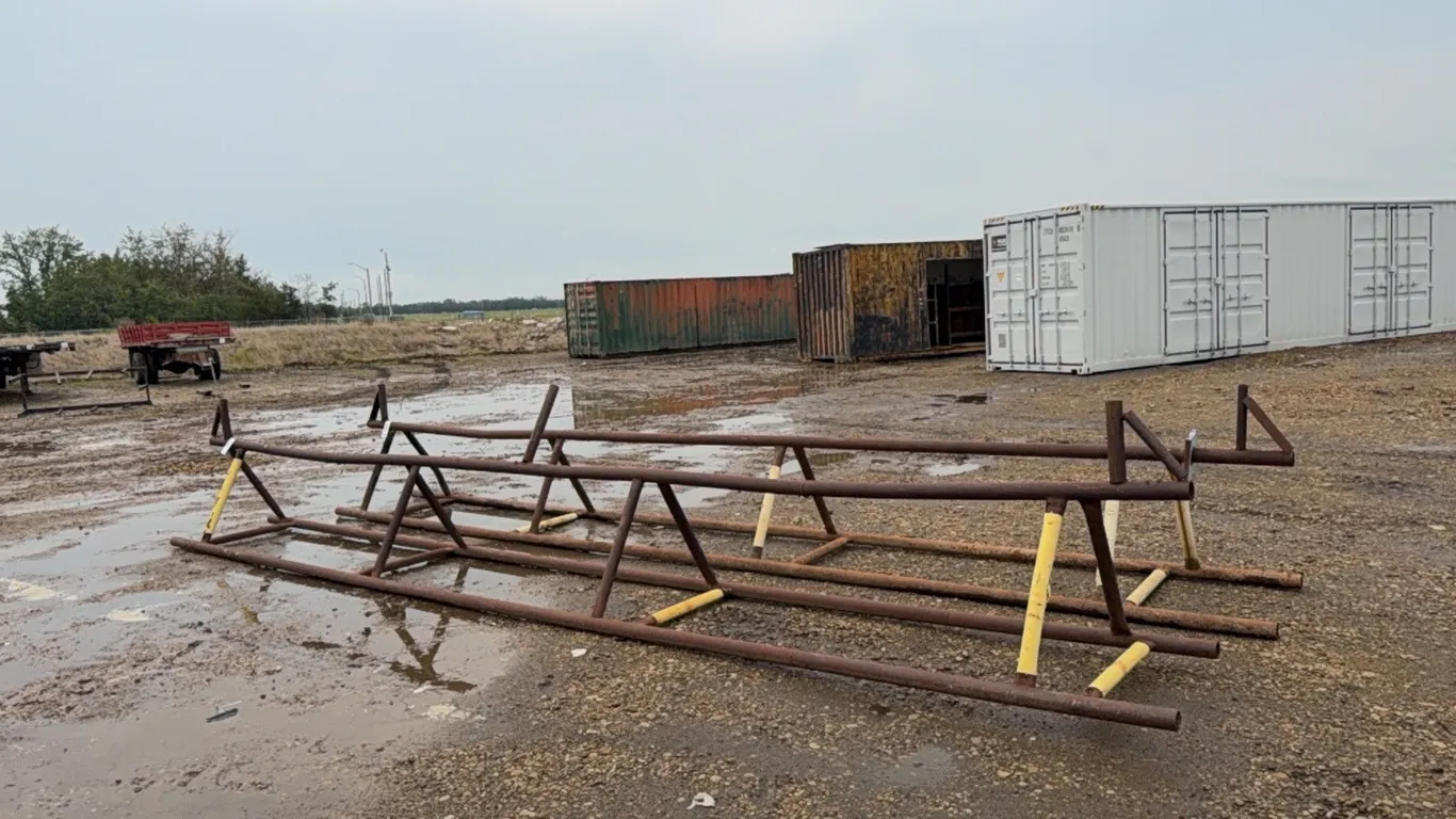 SET OF 24' (L) PIPE RACKS
