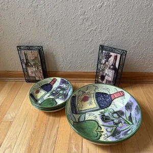 Matching wine set, newer set, mint cond