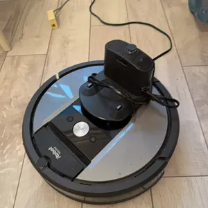 Robot Roomba automatic cleaning vacuum cleaner