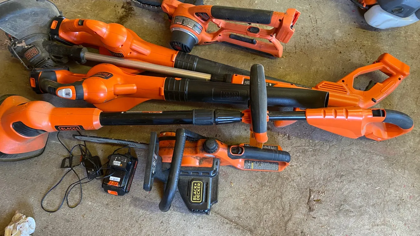 (6) Black and Decker Electric Yard Tools