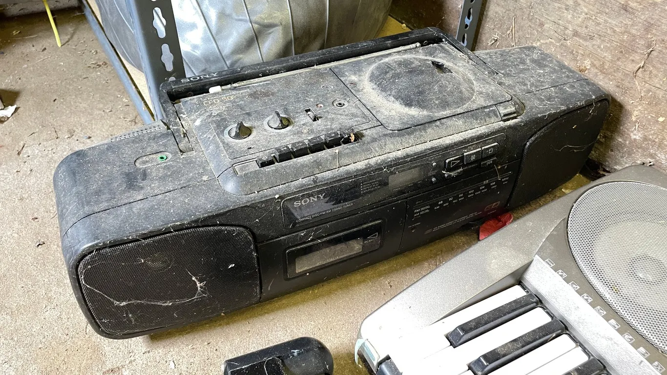 Yamaha Keyboard and Sony Radio