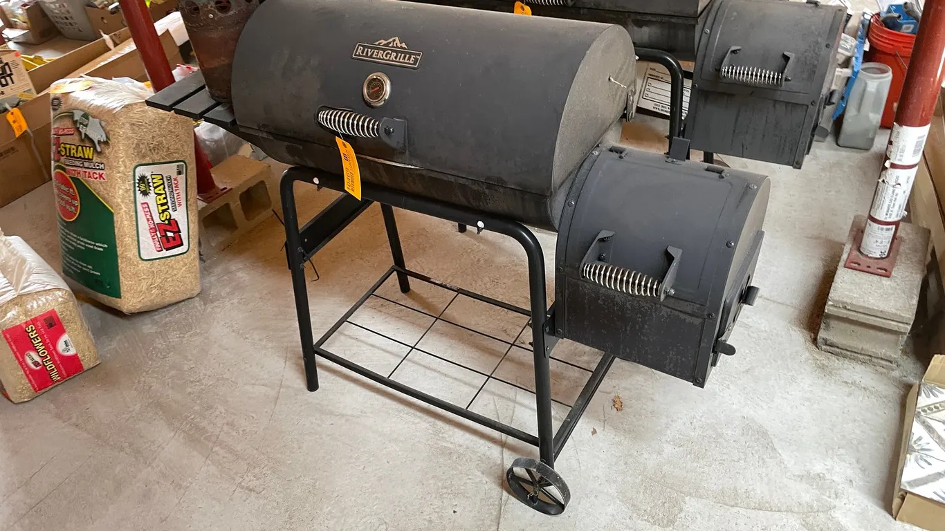 River Grille Smoker Grill