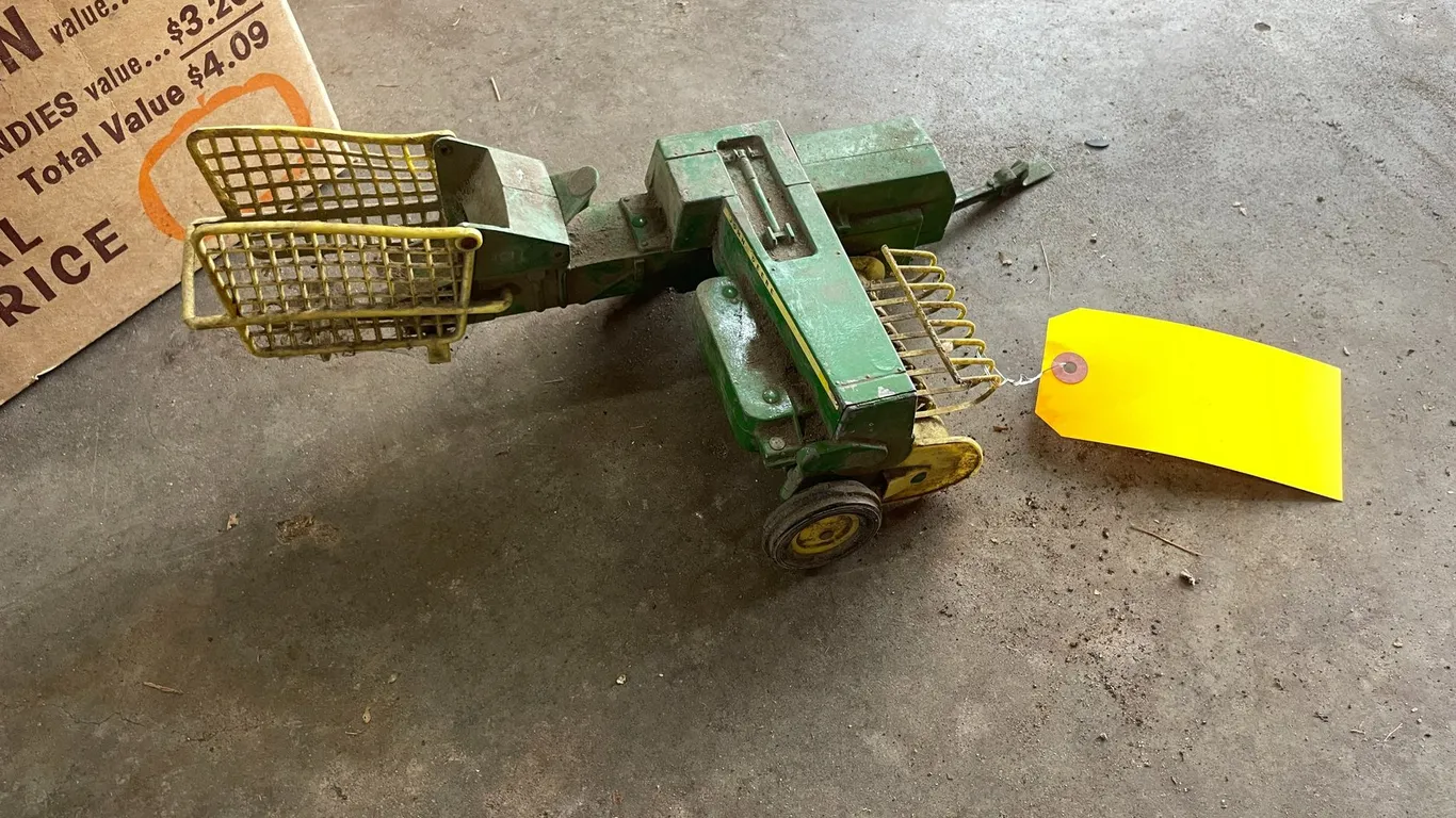 Ertl John Deere Square Baler