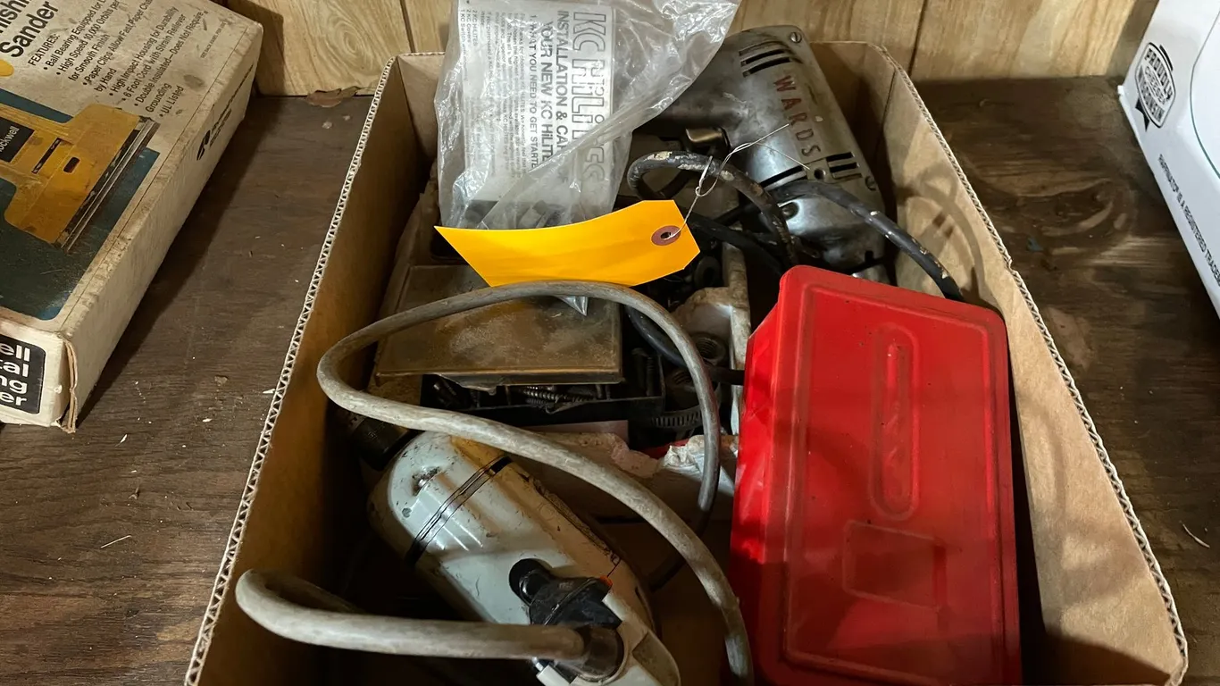 (2) 1/4" Corded Drills