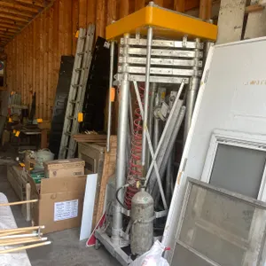 Gas Powered Lift