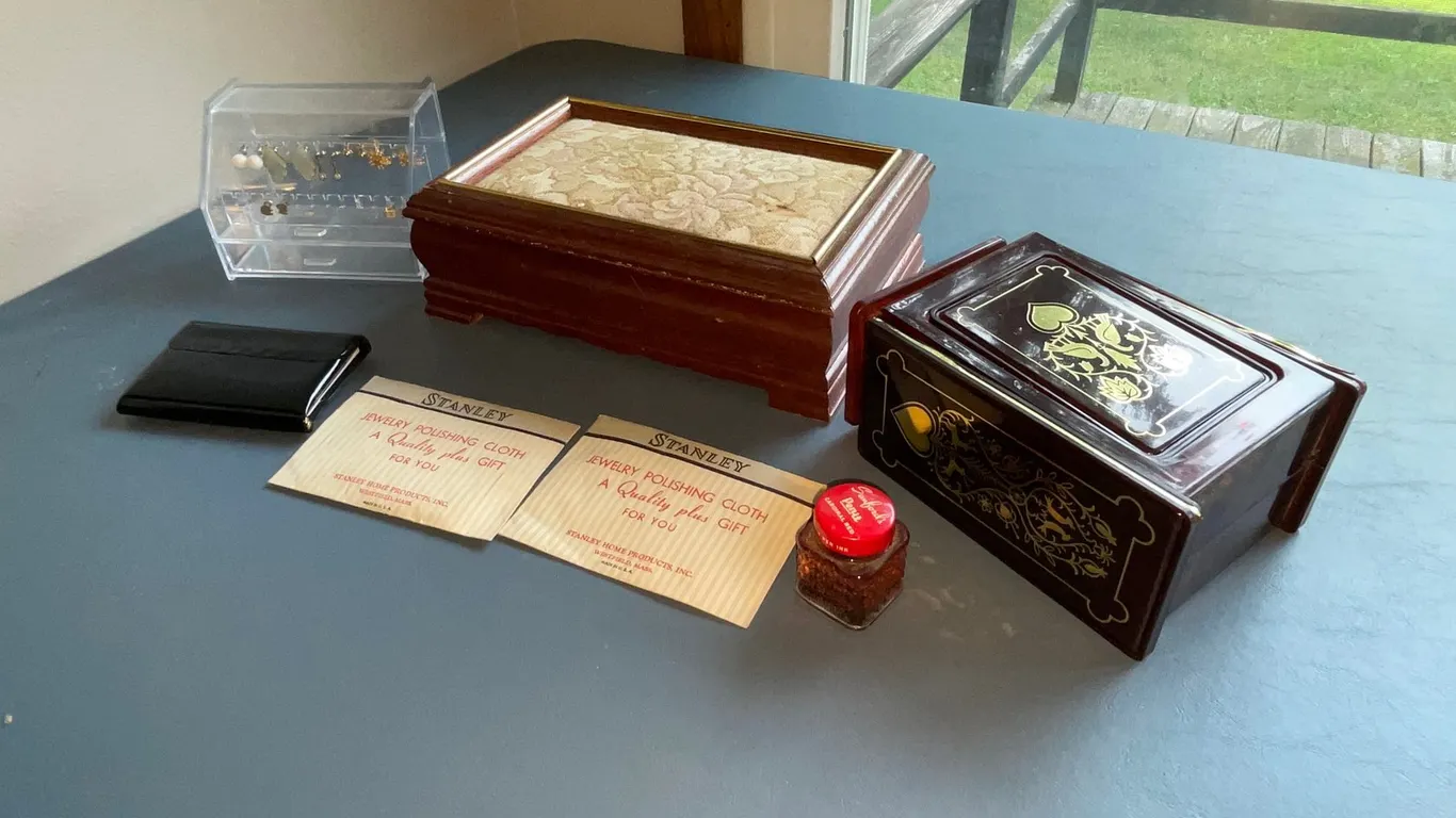 Jewelry Boxes and Custom Jewelry
