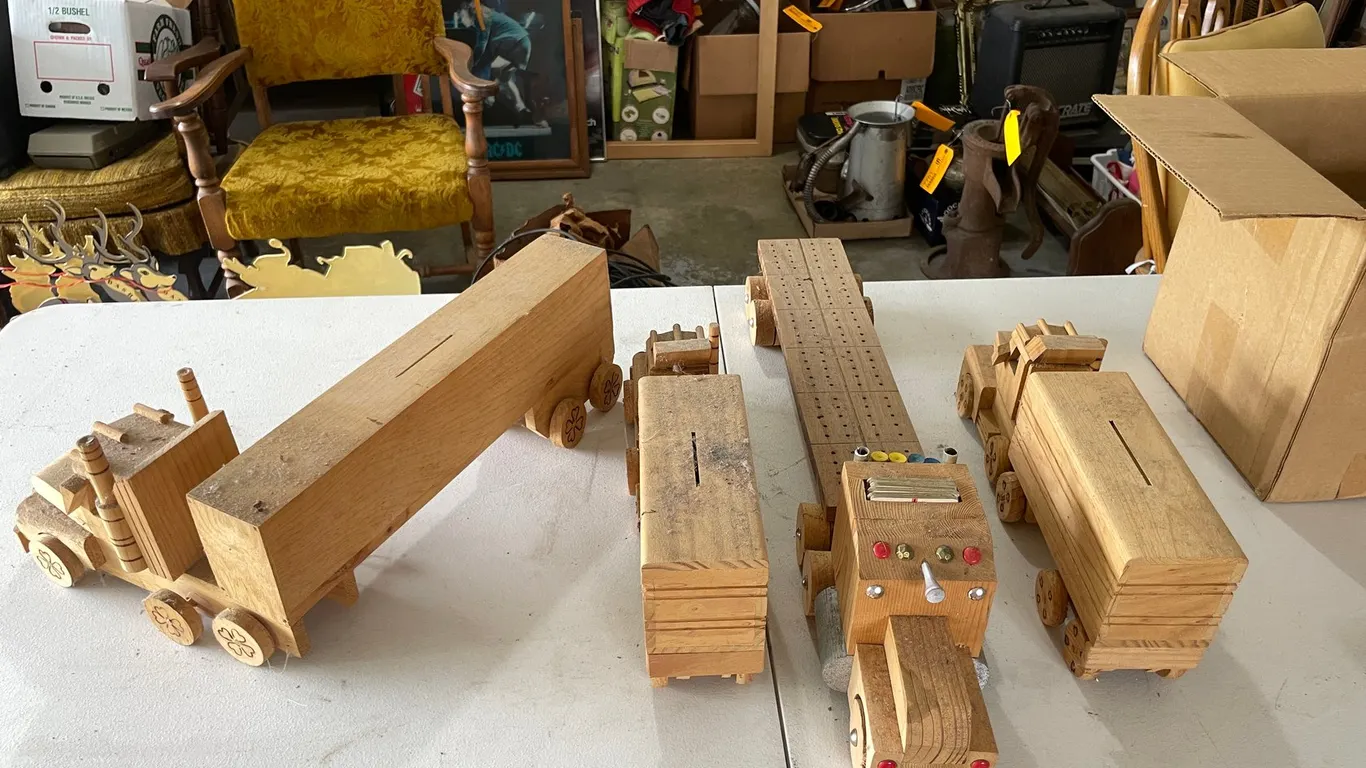 Box of Wood Truck Coin Banks and Cribbage Board
