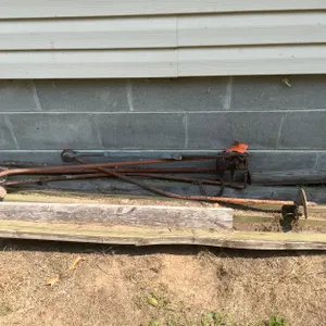 (4) Shed Stakes