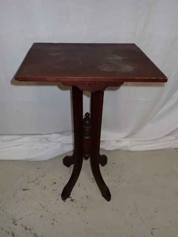 Victorian/Eastlake Parlour Table