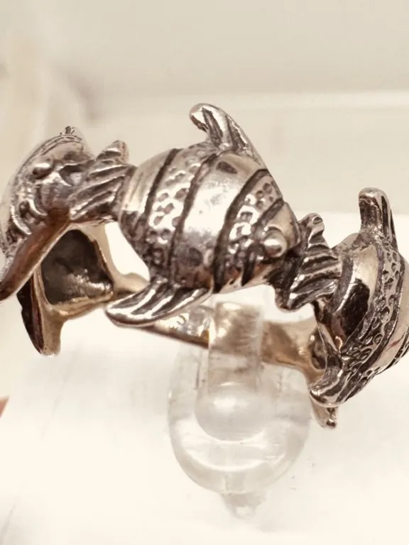 Sterling Silver Angel Fish Ring beautiful Detail vintage pc untested