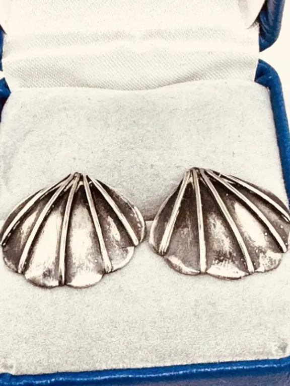 Sterling Silver Oyster Shape Earring Set