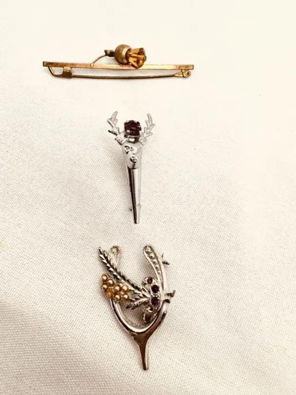 2 Scottish Brooches and Bar Pin Amethyst and Amber Stones Untested 1-2.5"