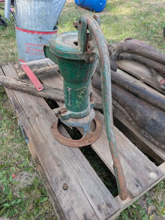 PITCHER PUMP