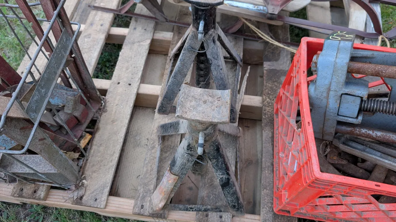 JACK STANDS