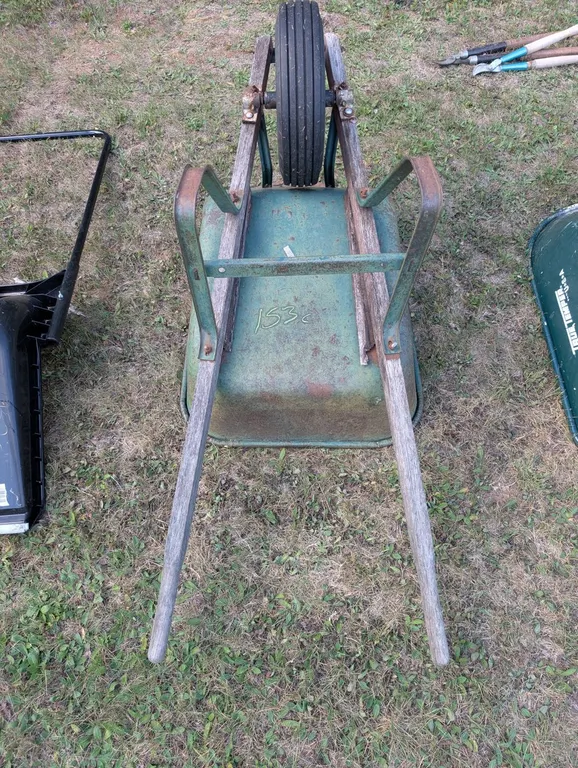 WHEELBARROW