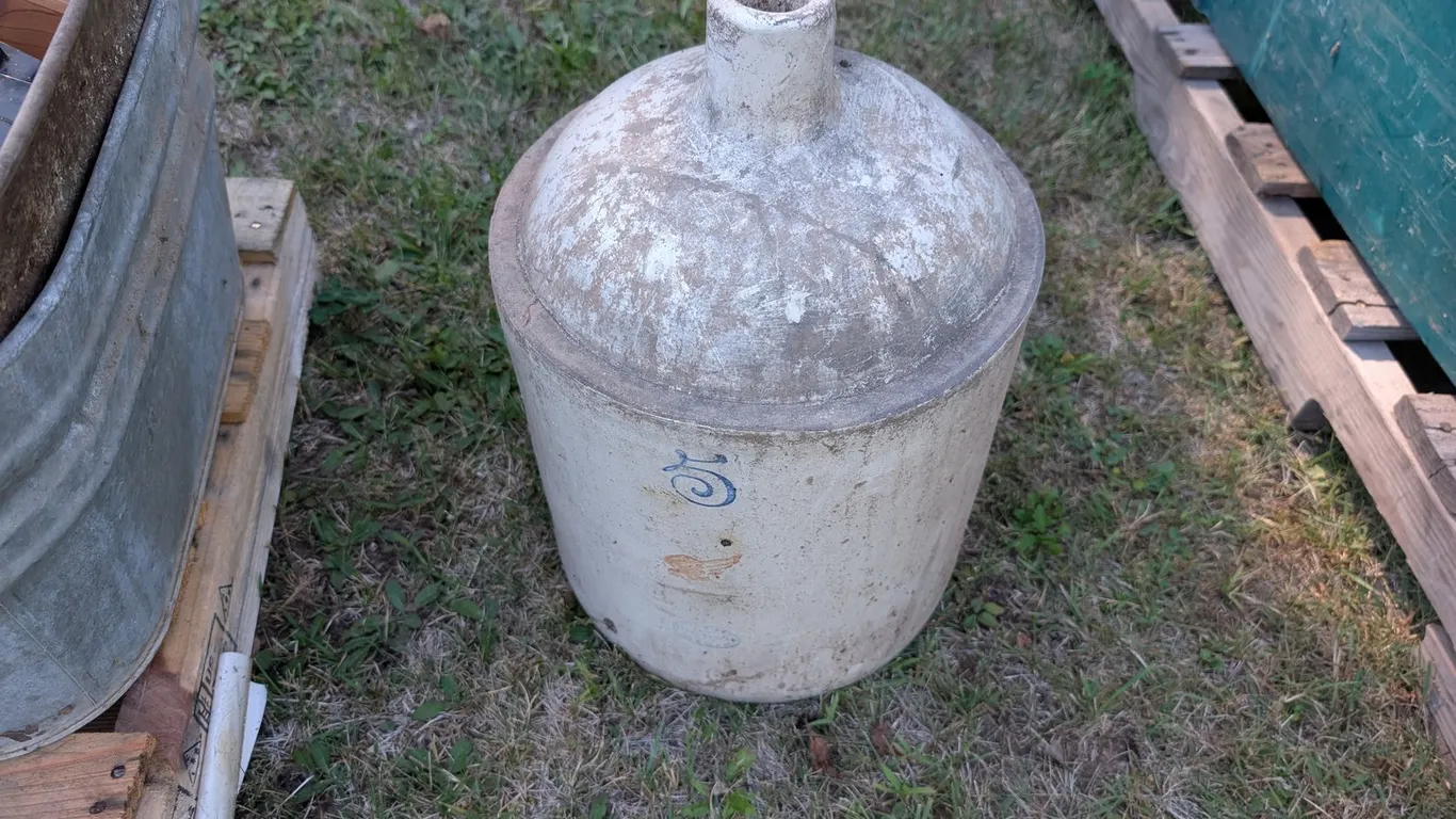 CROCK JUG