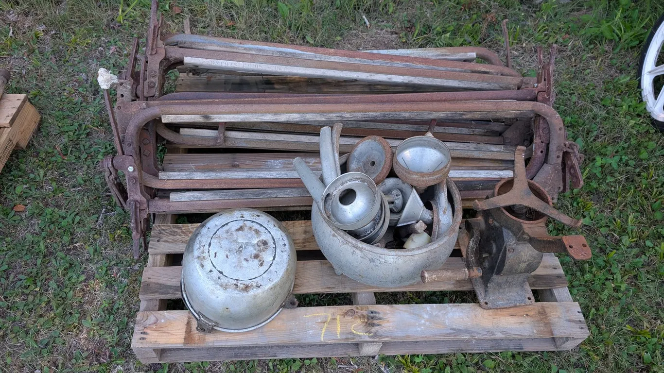 STANCHIONS/MORE