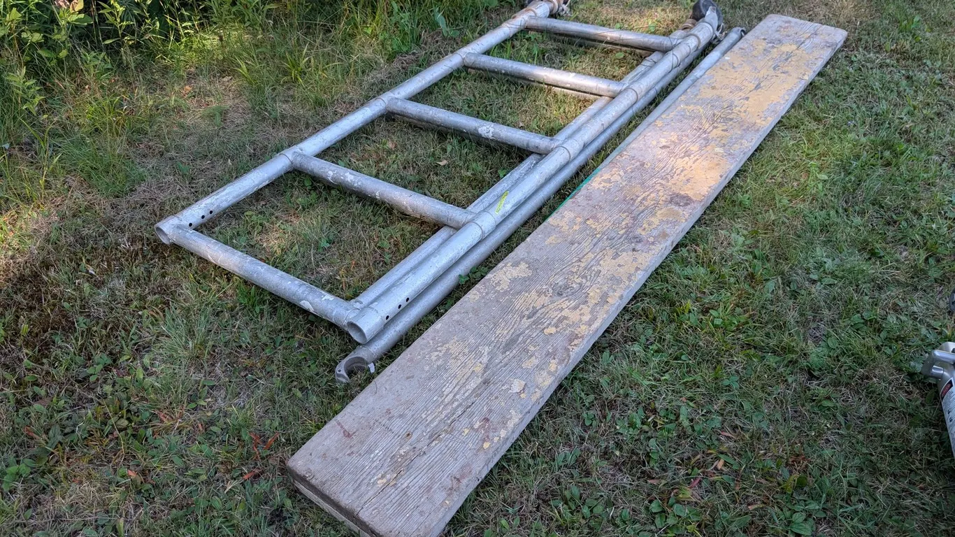 SCAFFOLDING/PLANK