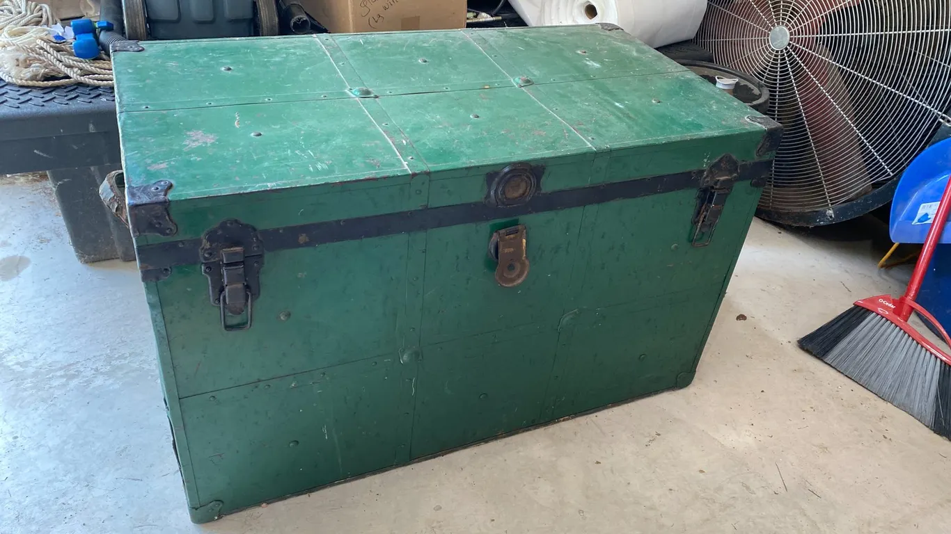 STORAGE TRUNK