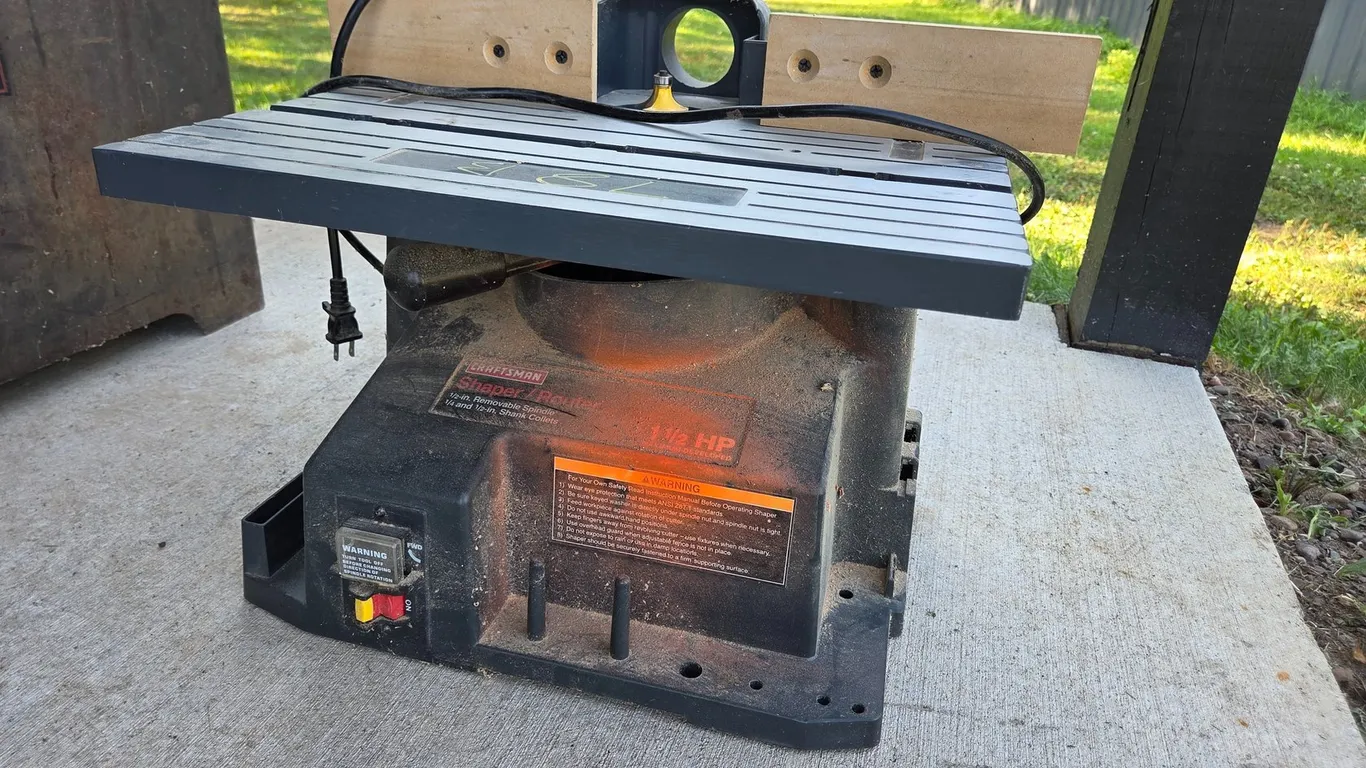 CRAFTSMAN ROUTER TABLE