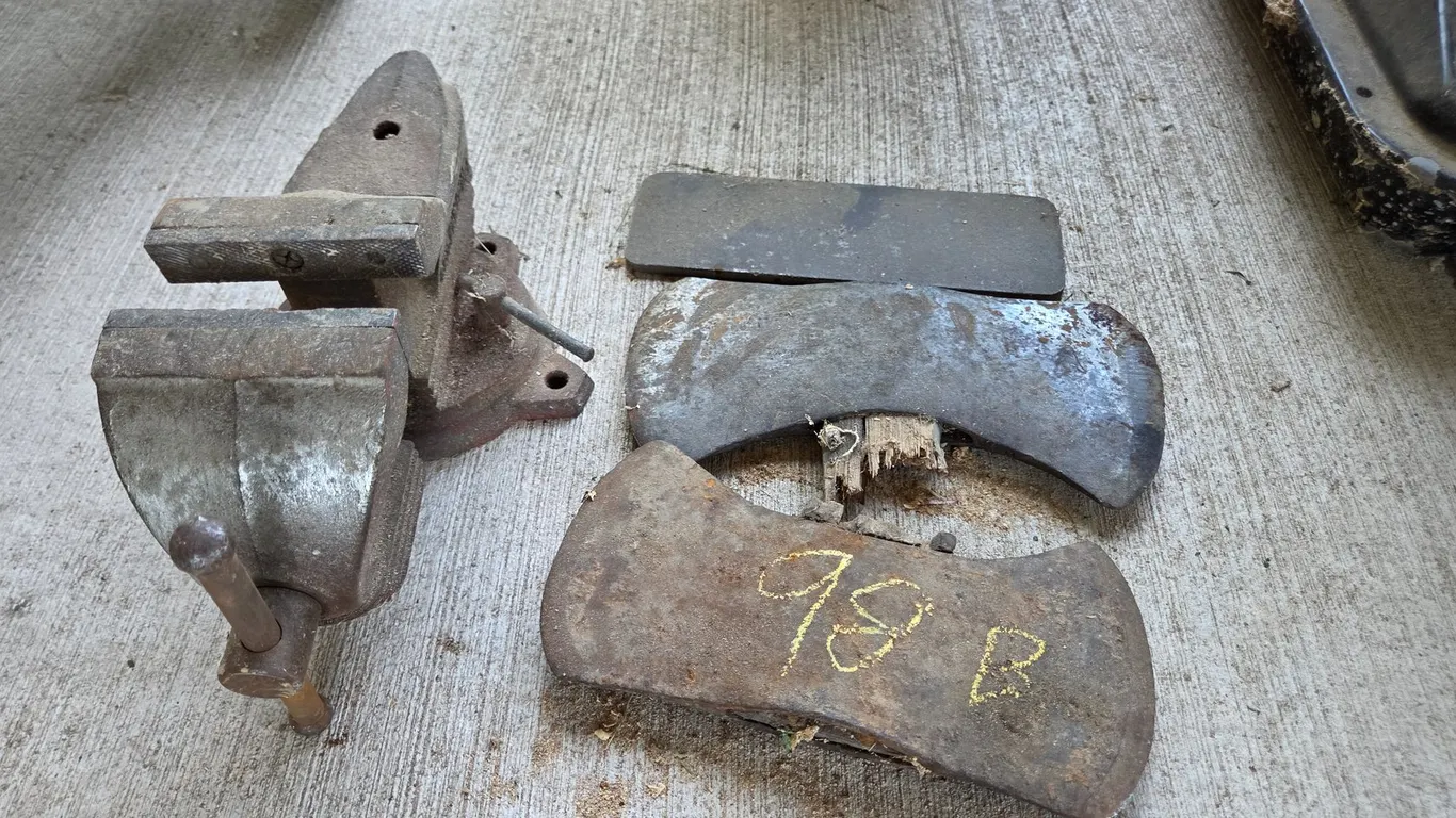 3 AXE HEADS AND VISE